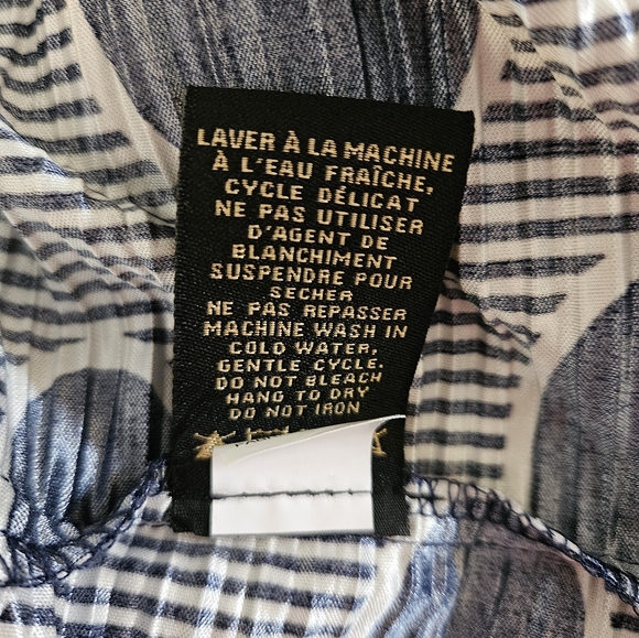 Super fun! Navy, polka dot blouse. - Picture 9 of 9